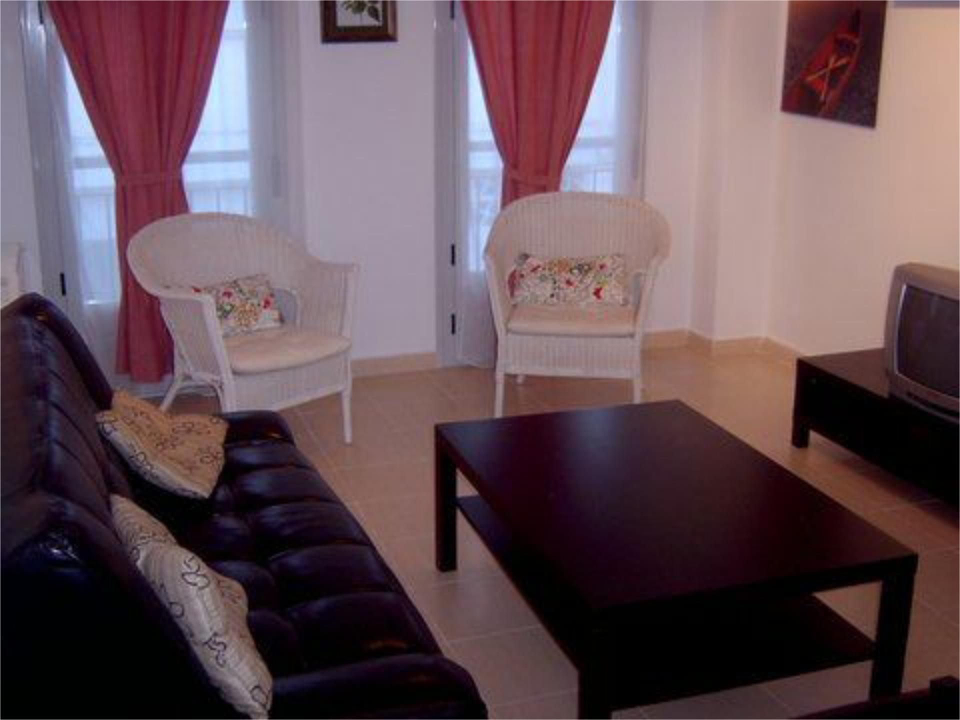 Sala d'estar de Pis de lloguer en Trujillo amb Aire condicionat, Calefacció i Piscina