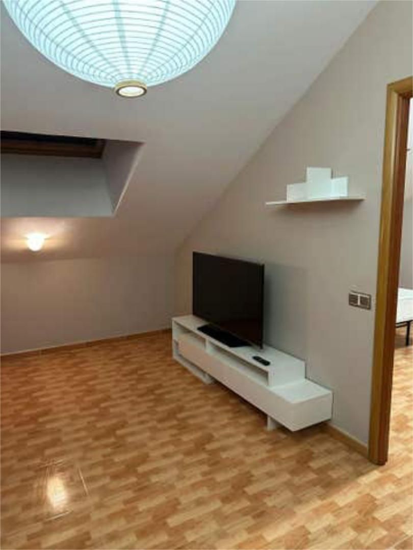 Sala d'estar de Pis de lloguer en Alcalá de Henares amb Calefacció