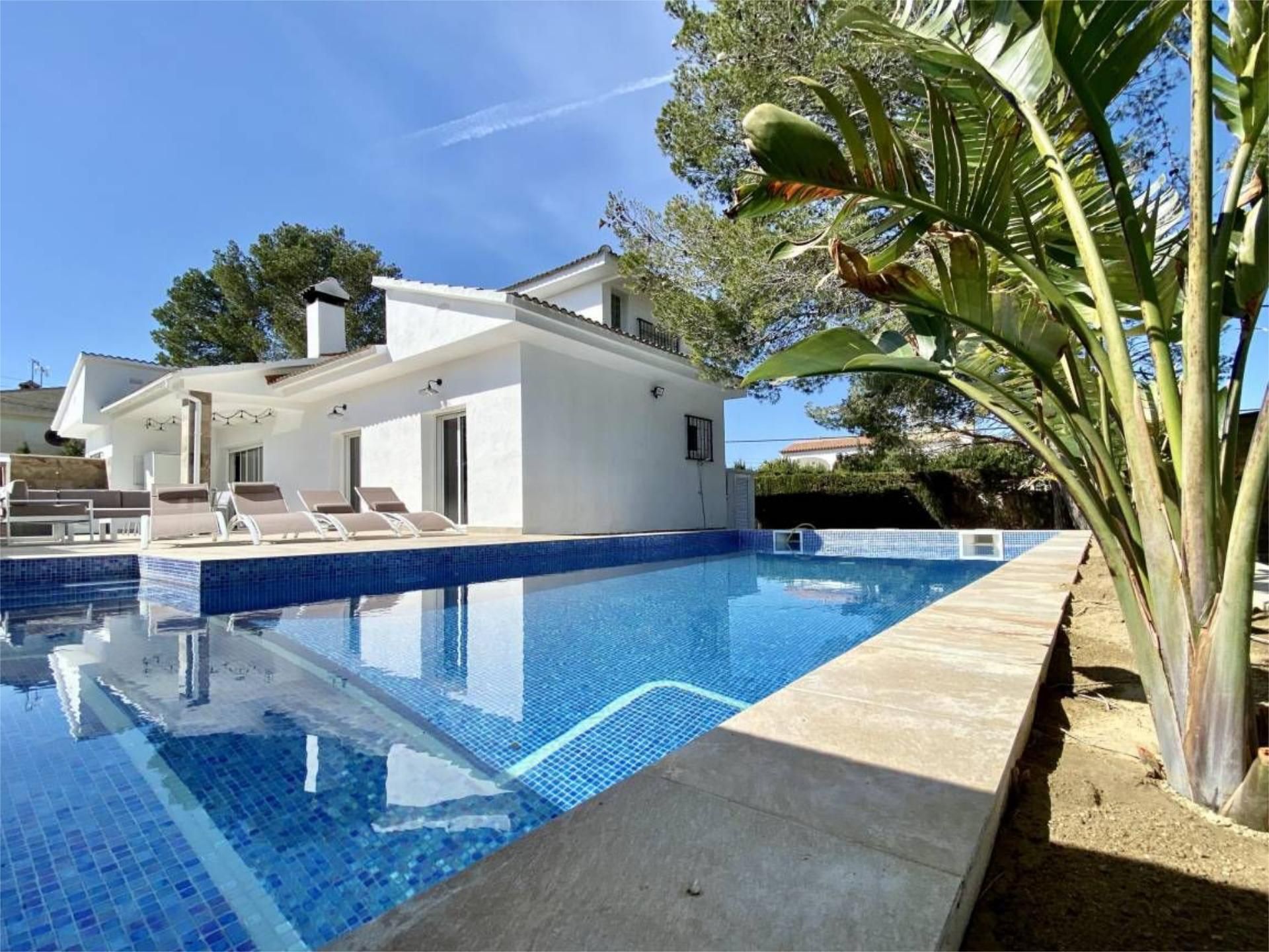 Swimming pool of House or chalet for rent in L'Ametlla de Mar   with Air Conditioner, Heating and Private garden