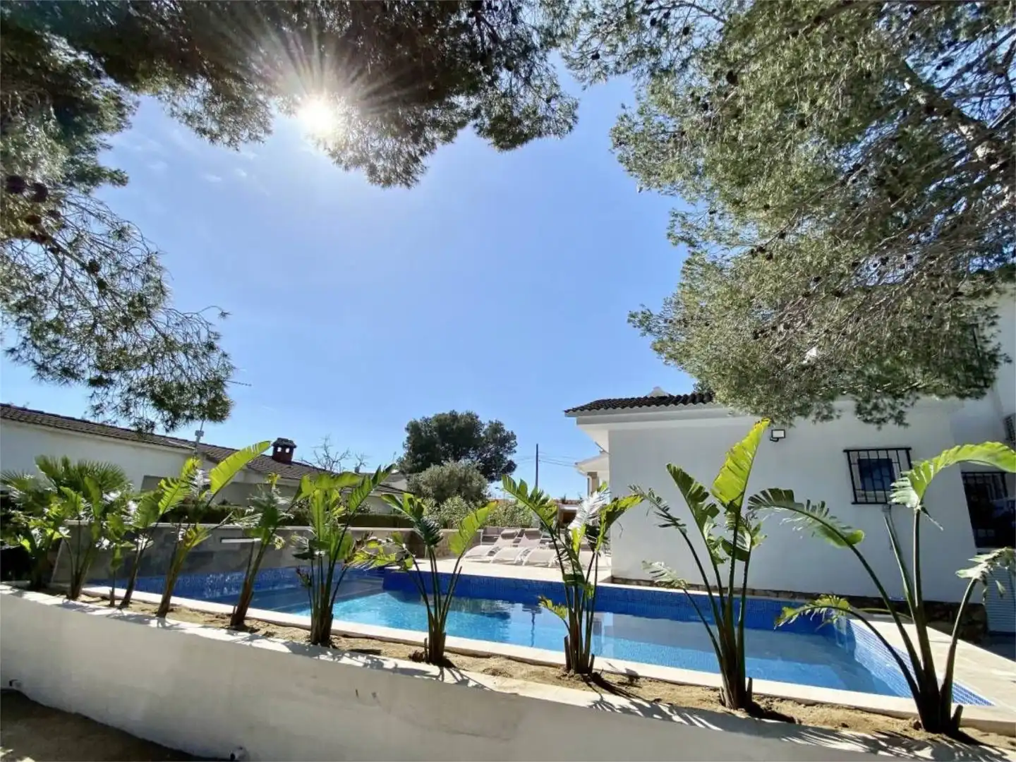 Haus oder Chalet zur Miete in Carrer Número Onze, 608, Les Tres Cales Außenansicht von Haus oder Chalet zur Miete in L'Ametlla de Mar mit Klimaanlage, Heizung und Privatgarten