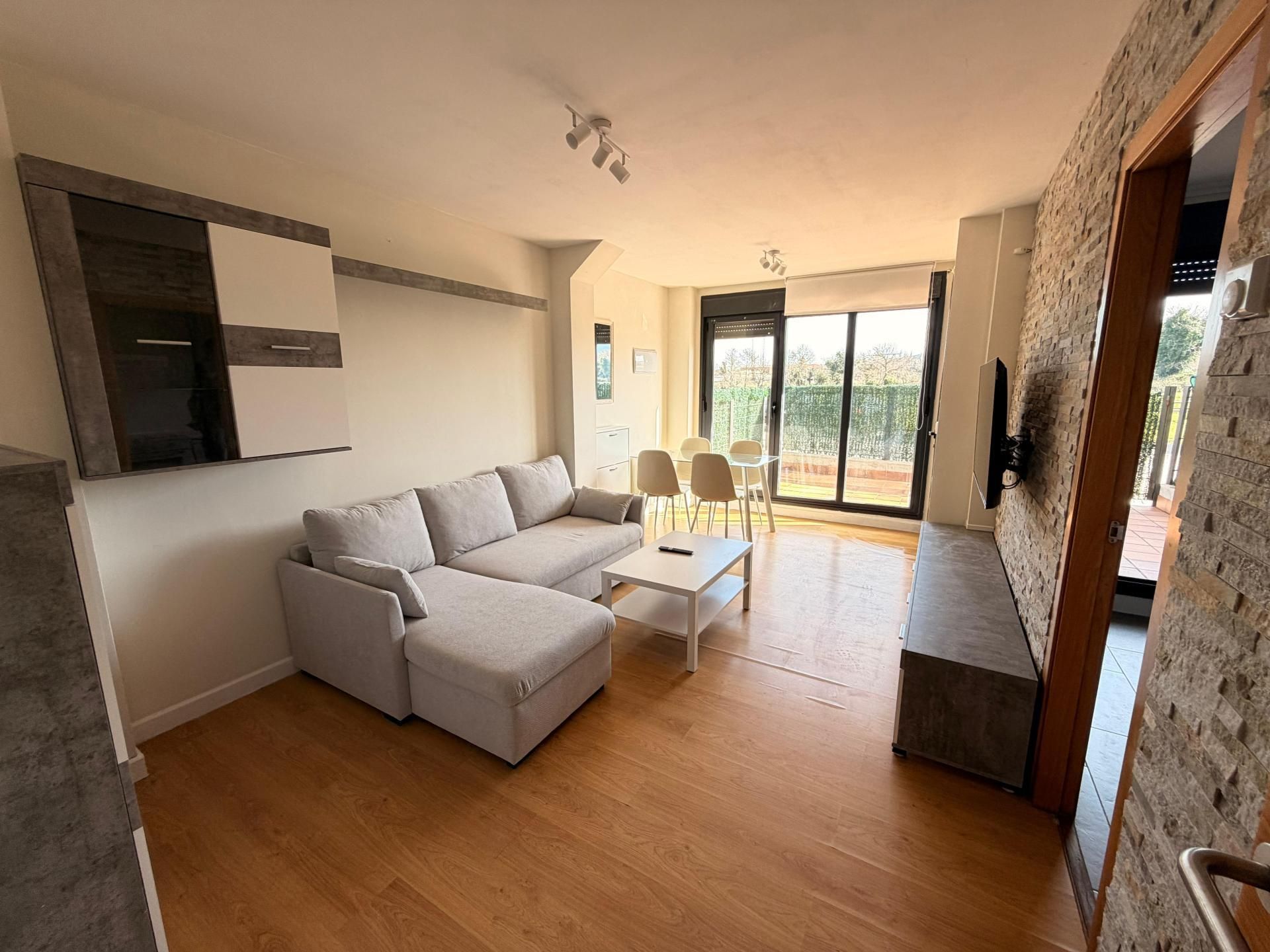 Flat for rent in Poblado Santiago Cartes, 50, Cartes