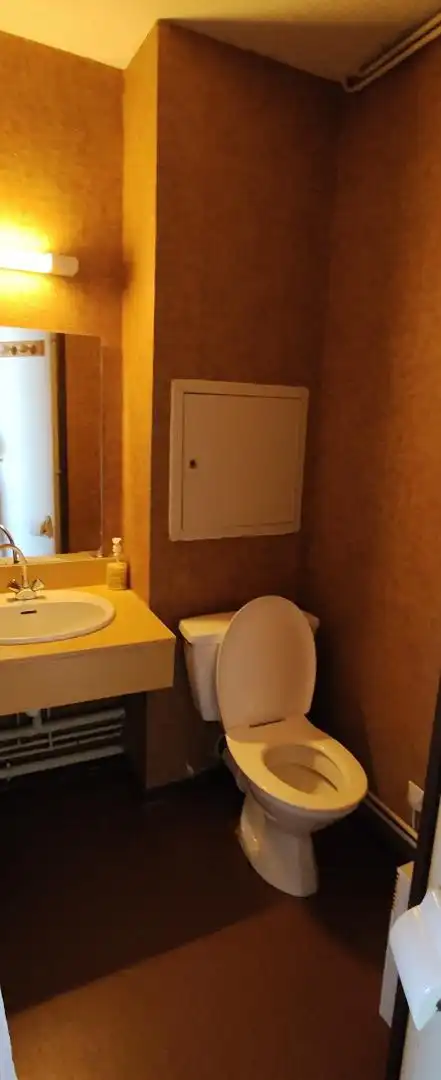 Piso en venta en Rue des Lupins, 1, Eyne Baño de Piso en venta en Eyne con Calefacción, Parquet y Trastero