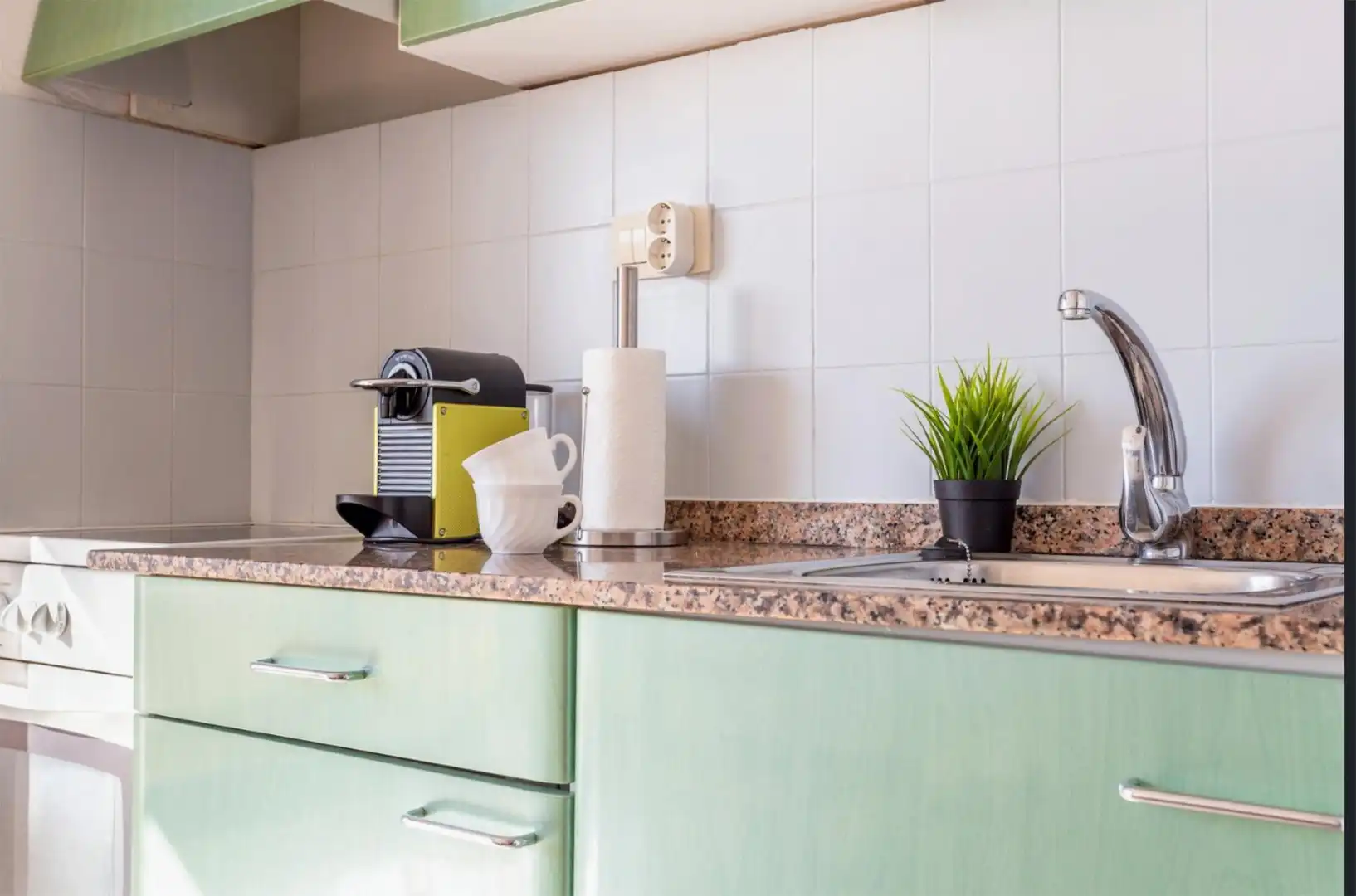 Dachboden zum Verkauf in Carrer Lluís Borrassà, 6, Eixample Residencial Küche von Dachboden zum Verkauf in L'Escala mit Klimaanlage, Heizung und Privatgarten