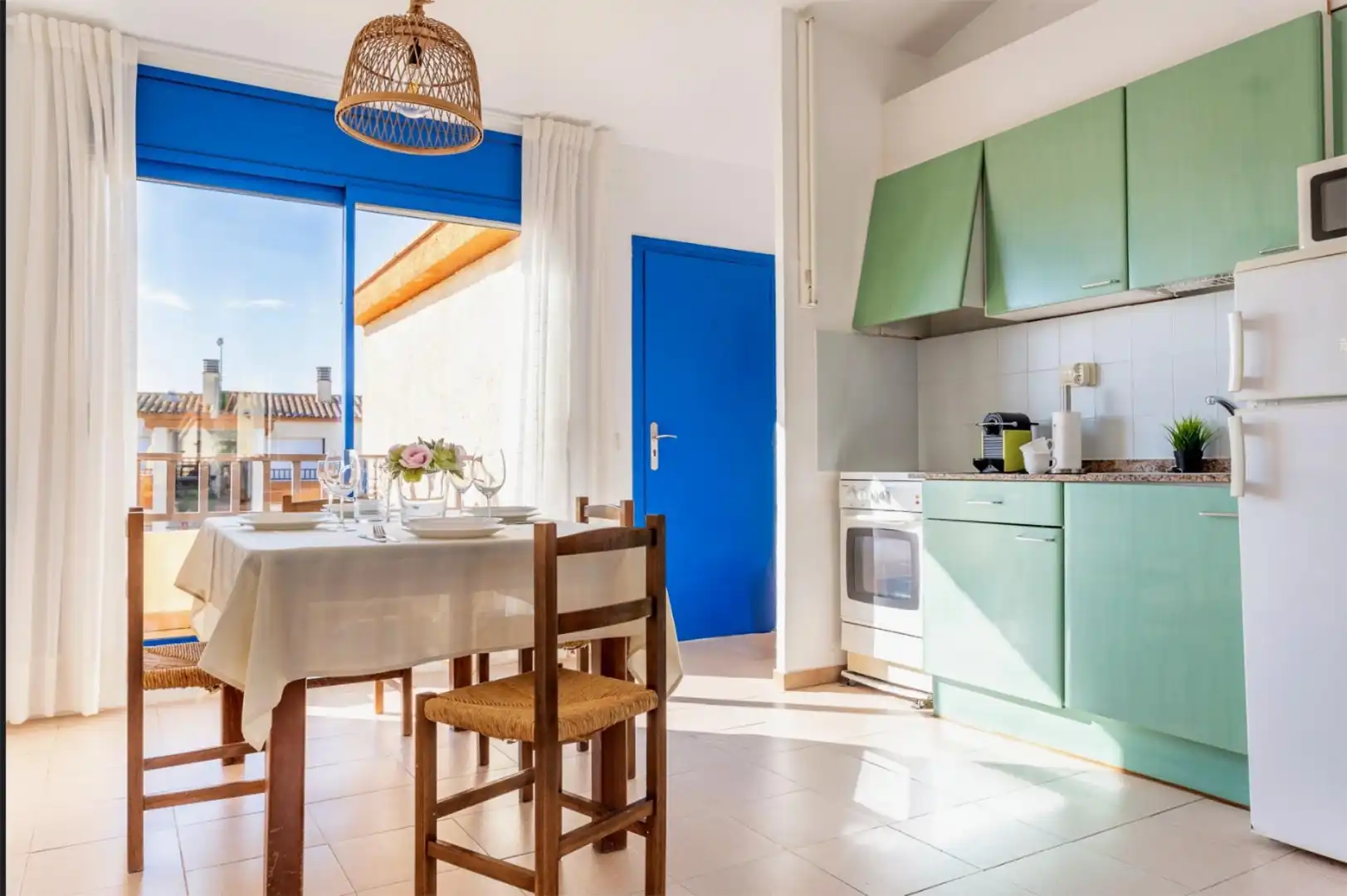 Dachboden zum Verkauf in Carrer Lluís Borrassà, 6, Eixample Residencial Küche von Dachboden zum Verkauf in L'Escala mit Klimaanlage, Heizung und Privatgarten