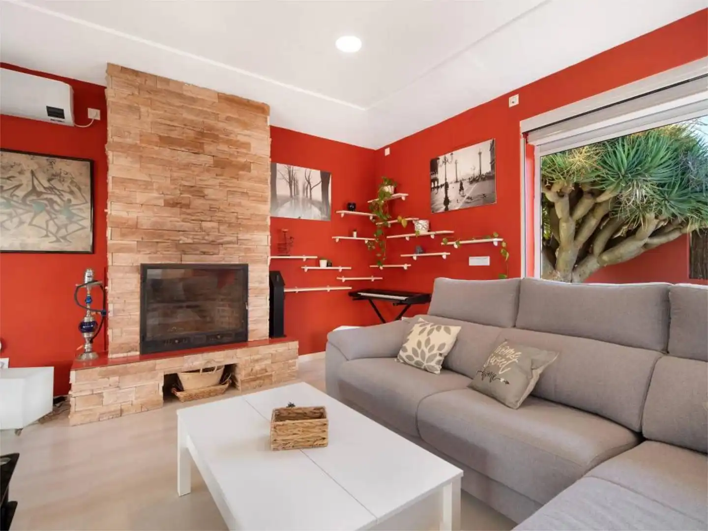 Houses for rent in Calle Goleta, 26, El Manantial Living room of Houses for rent in El Puerto de Santa María with Air Conditioner, Private garden and Swimming Pool