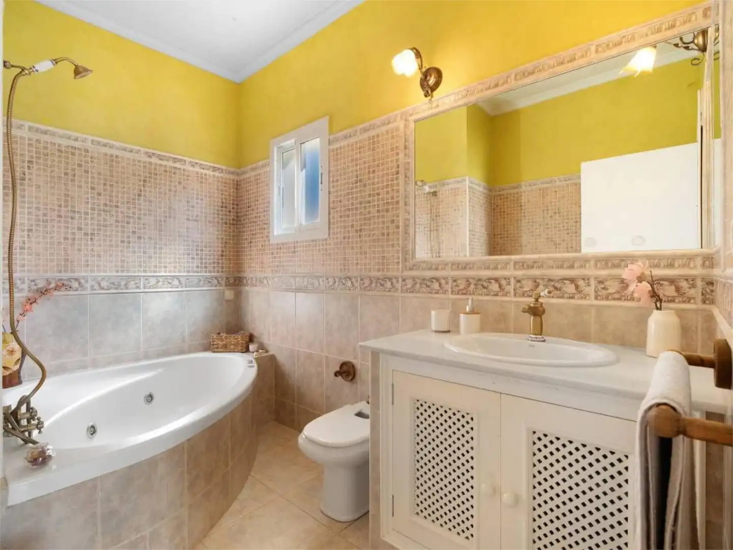 Houses for rent in Calle Goleta, 26, El Manantial Bathroom of Houses for rent in El Puerto de Santa María with Air Conditioner, Private garden and Swimming Pool