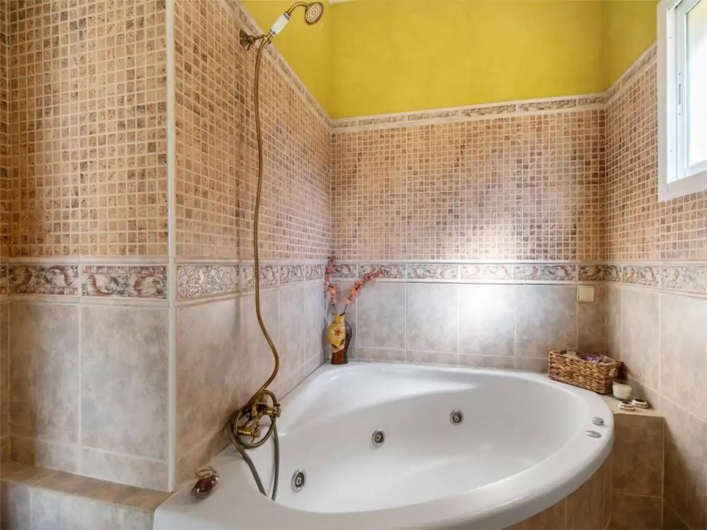 Houses for rent in Calle Goleta, 26, El Manantial Bathroom of Houses for rent in El Puerto de Santa María with Air Conditioner, Private garden and Swimming Pool