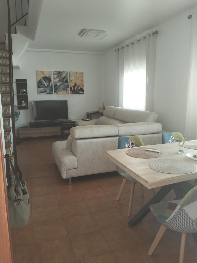 Sala d'estar de Casa adosada en venda en Gibraleón amb Terrassa, Forn i Microones