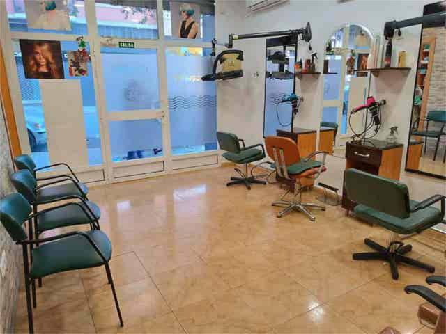 Local comercial en Alquiler en Barrio de Benicalap