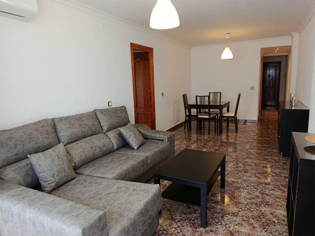 Piso en Alquiler en Calle Francisco Pacheco, 7 en Los Guindos - Parque Mediterráneo - Santa Paula