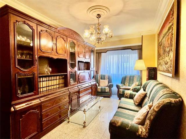 Piso en Venta en Calle de María Guerrero, 2 en La Bozada – Parque Delicias