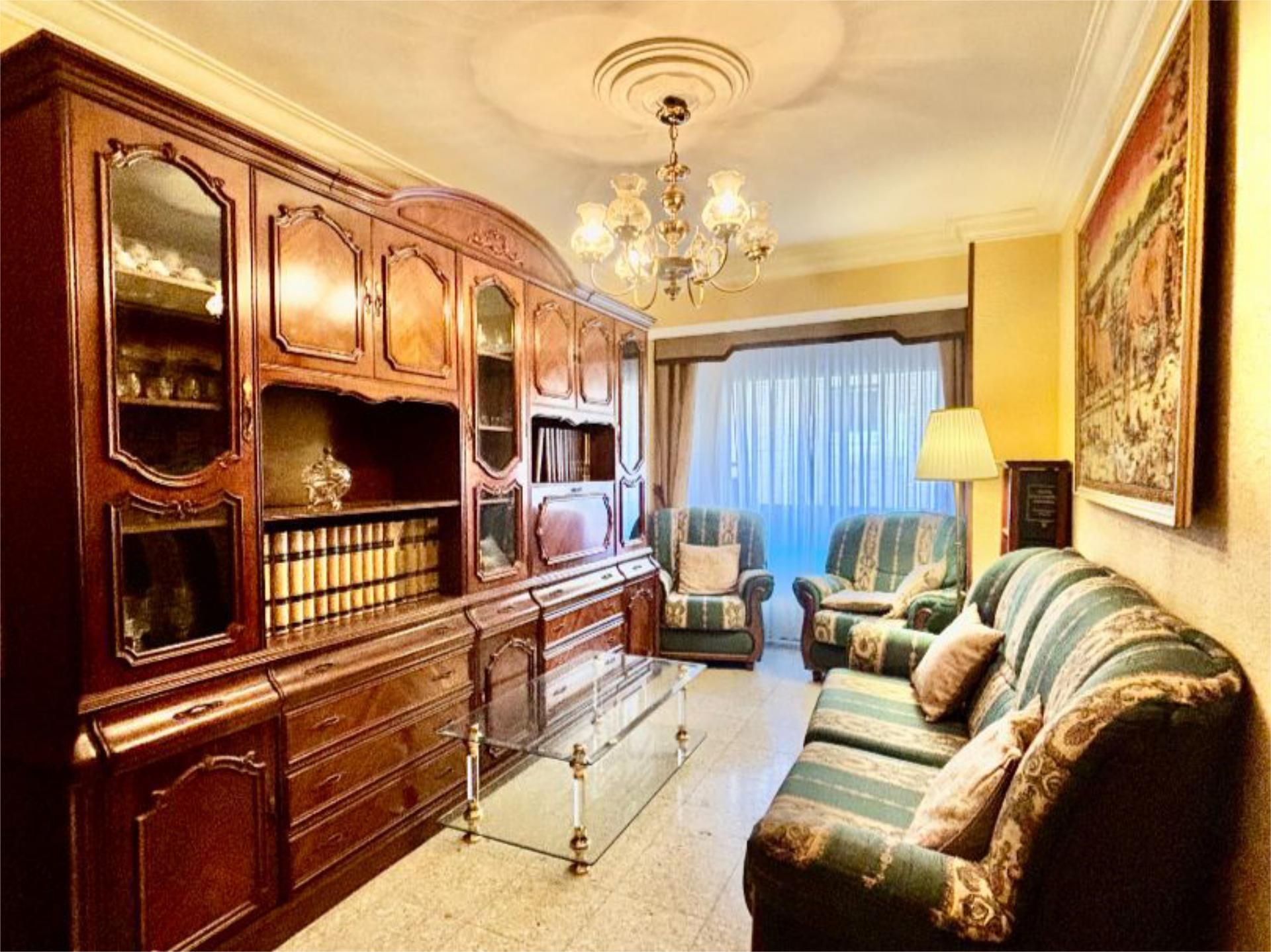 Living room of Flat for sale in  Zaragoza Capital  with Heating, Furnished and Balcony