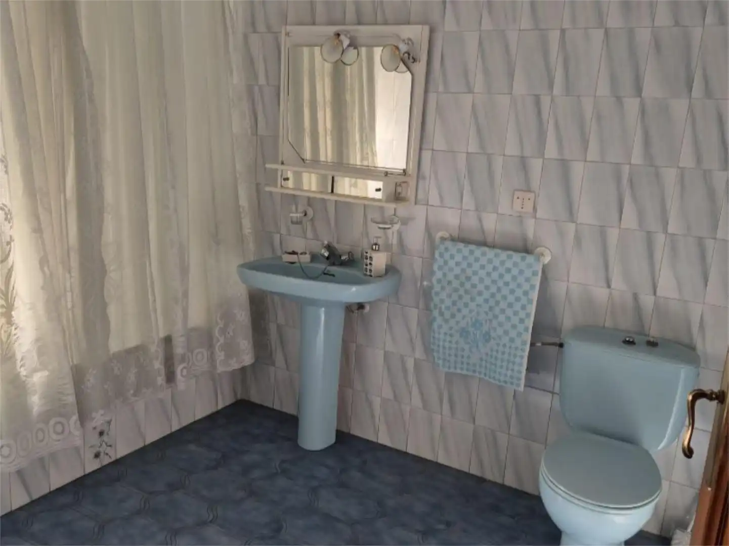 Piso en venta en Calle Juan Coto, 31, Herencia Baño de Piso en venta en Herencia con Terraza y Balcón