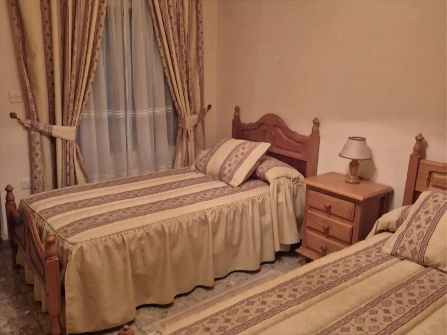 Piso en venta en Calle Juan Coto, 31, Herencia Habitación de Piso en venta en Herencia con Terraza y Balcón