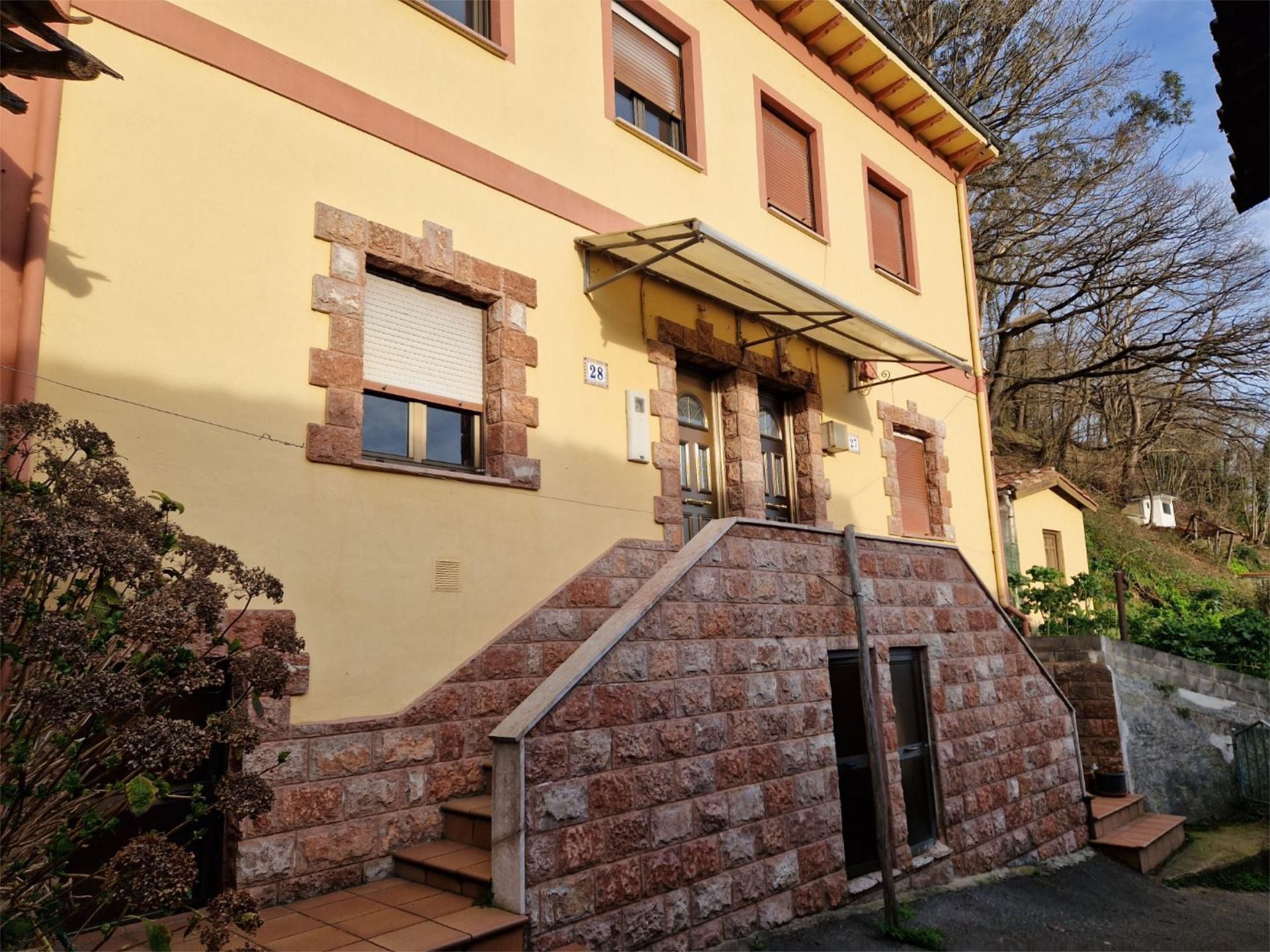 Casa adosada en venda a Lugar Gallegos, 60a, Zona Rural Vista exterior de Casa adosada en venda en Mieres (Asturias)