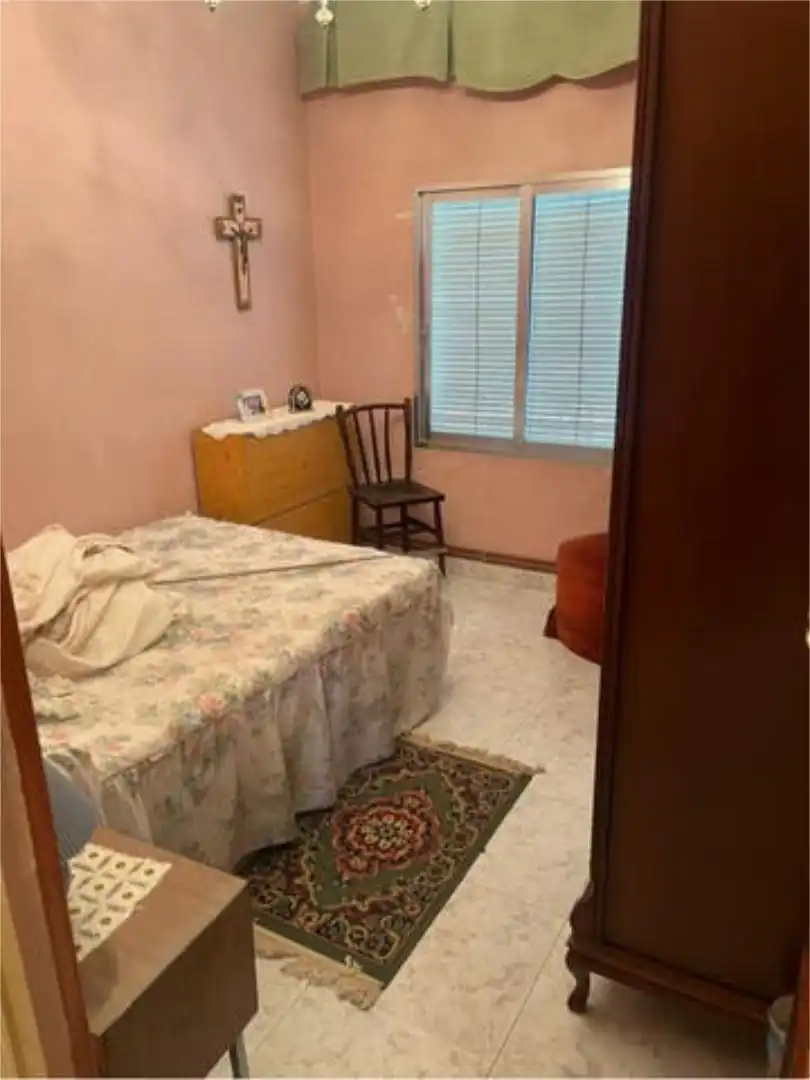 Casa adosada en venta en Villanueva de Alcorón Habitación de Casa adosada en venta en Villanueva de Alcorón con Calefacción, Jardín privado y Amueblado