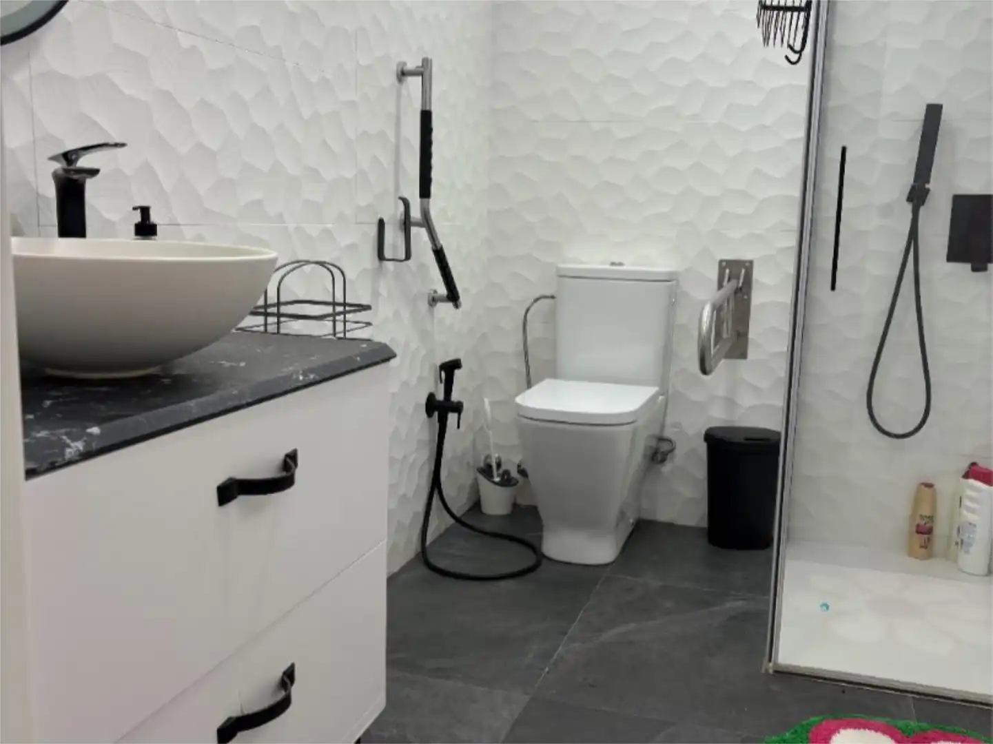 Piso de alquiler en Calle Lamo de Espinosa, 8, Puerto Deportivo Baño de Piso de alquiler en Fuengirola con Aire acondicionado, Calefacción y Jardín privado