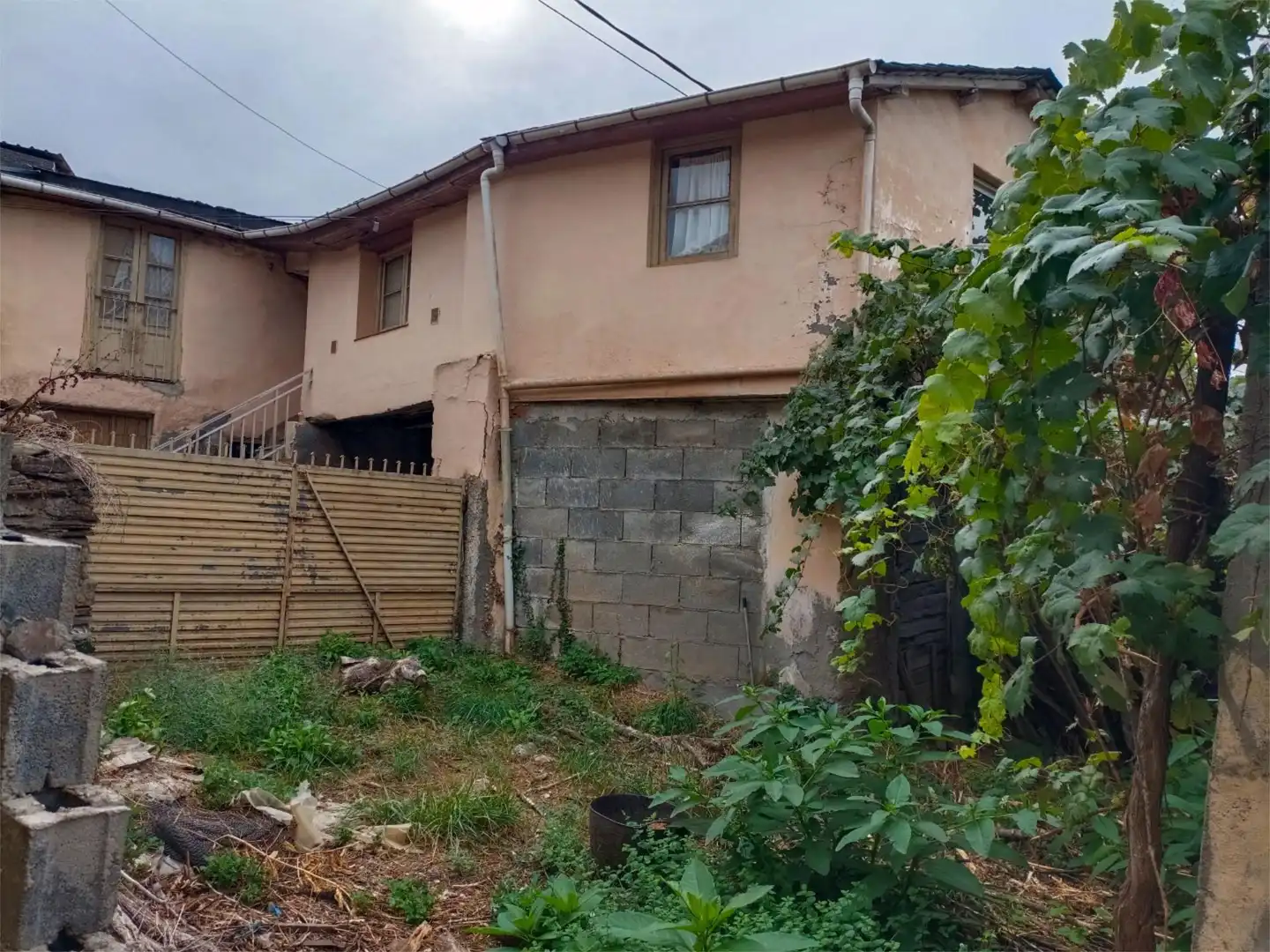Vista exterior de Casa adosada en venta en A Rúa 