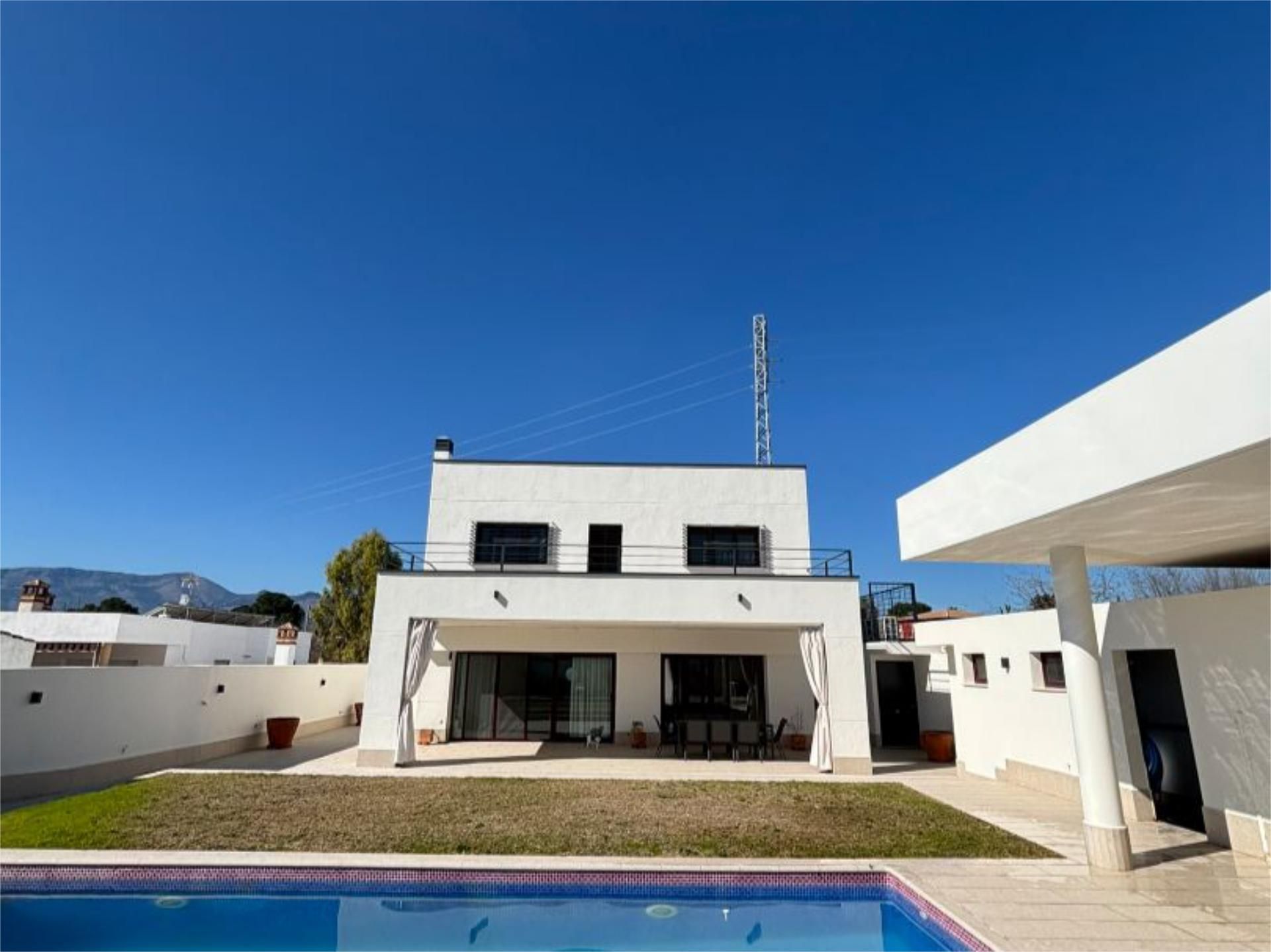 Exterior view of House or chalet for sale in  Jaén Capital  with Air Conditioner, Heating and Private garden