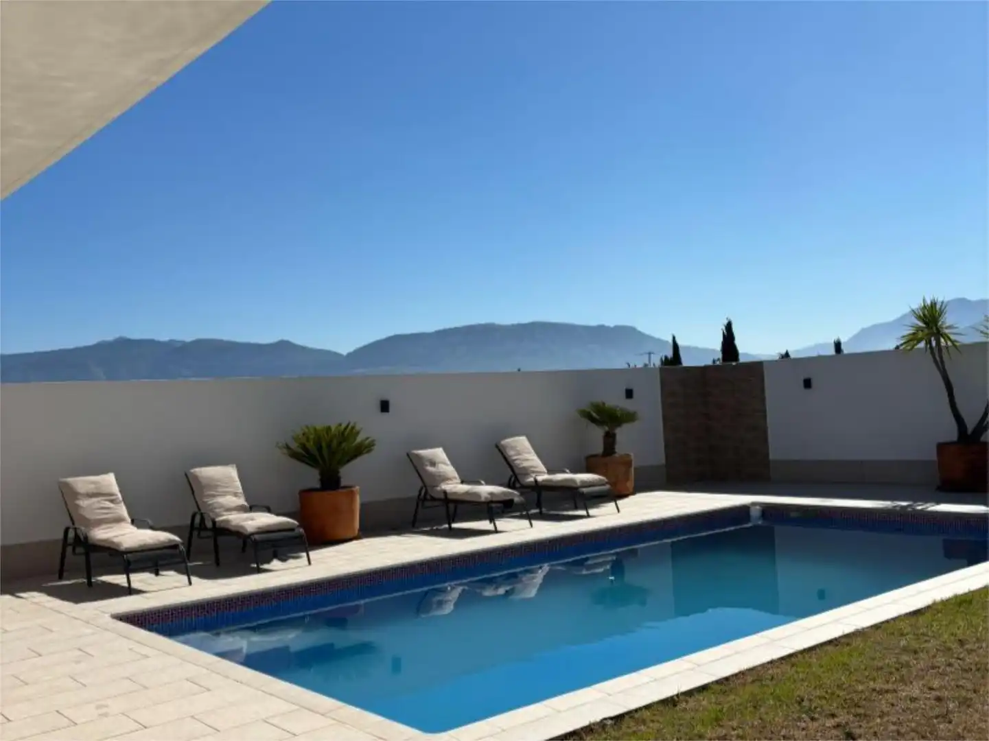 Houses for sale in Calle Santa Ana, 6, Puente Tablas - Puente Nuevo - Cerro Molina Swimming pool of Houses for sale in Jaén with Air Conditioner, Heating and Private garden