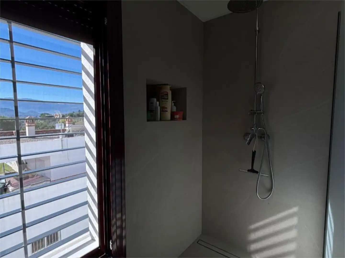 Houses for sale in Calle Santa Ana, 6, Puente Tablas - Puente Nuevo - Cerro Molina Bathroom of Houses for sale in Jaén with Air Conditioner, Heating and Private garden