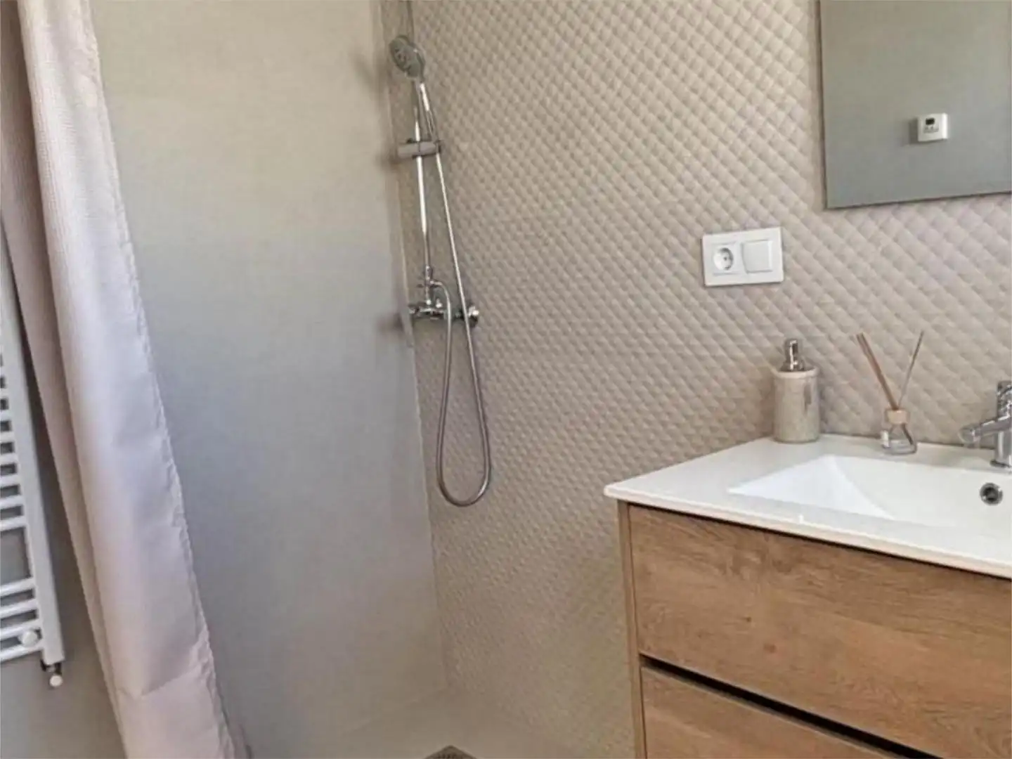 Houses for sale in Calle Santa Ana, 6, Puente Tablas - Puente Nuevo - Cerro Molina Bathroom of Houses for sale in Jaén with Air Conditioner, Heating and Private garden