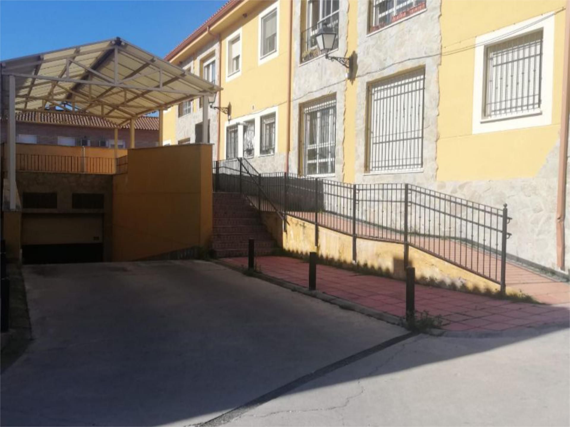 Piso en venta en Paseo de las Eras, 22, Pepino Vista exterior de Piso en venta en Pepino con Calefacción, Parquet y Trastero