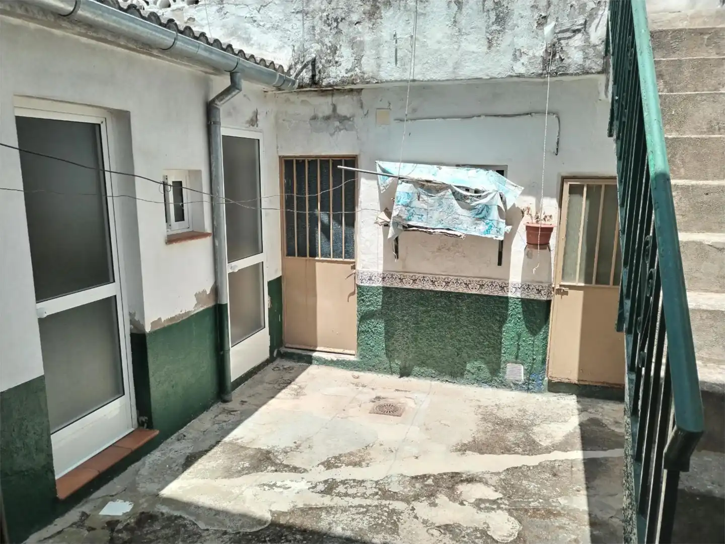 Casa adosada en venta en Calle Manuel Utrera, 8, Sabiote Vista exterior de Casa adosada en venta en Sabiote con Terraza, Amueblado y Balcón