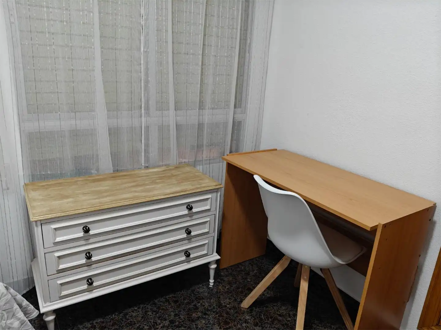 Room in Carrer Fra Pere Balaguer, 79, Ciutat Esportiva Room in Carrer Fra Pere Balaguer, 79, Ciutat Esportiva