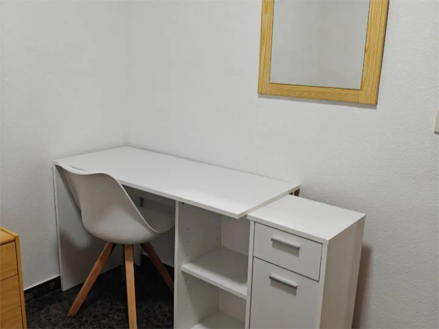 Room in Carrer Fra Pere Balaguer, 79, Ciutat Esportiva Room in Carrer Fra Pere Balaguer, 79, Ciutat Esportiva