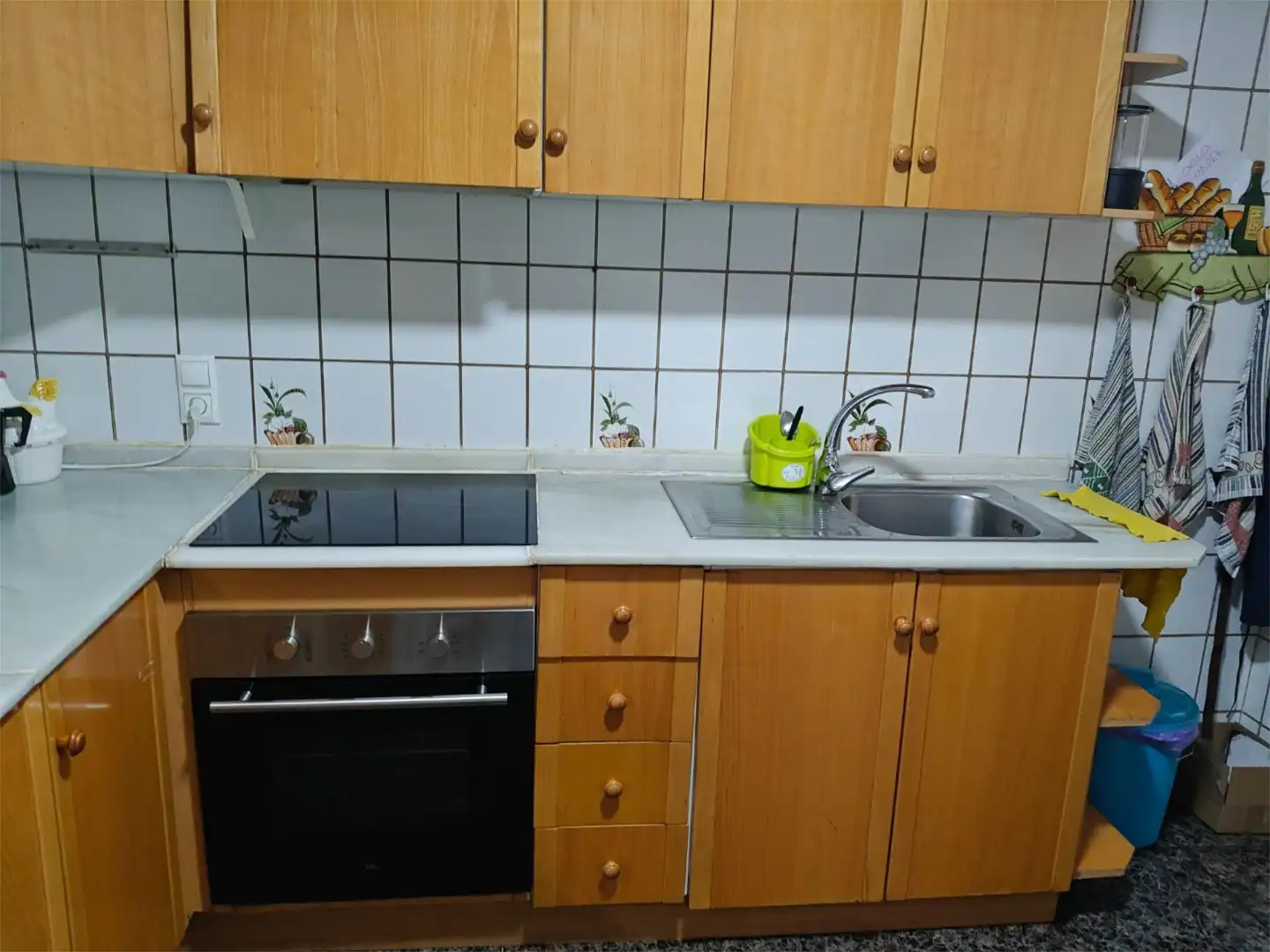 Room in Carrer Fra Pere Balaguer, 79, Ciutat Esportiva Room in Carrer Fra Pere Balaguer, 79, Ciutat Esportiva