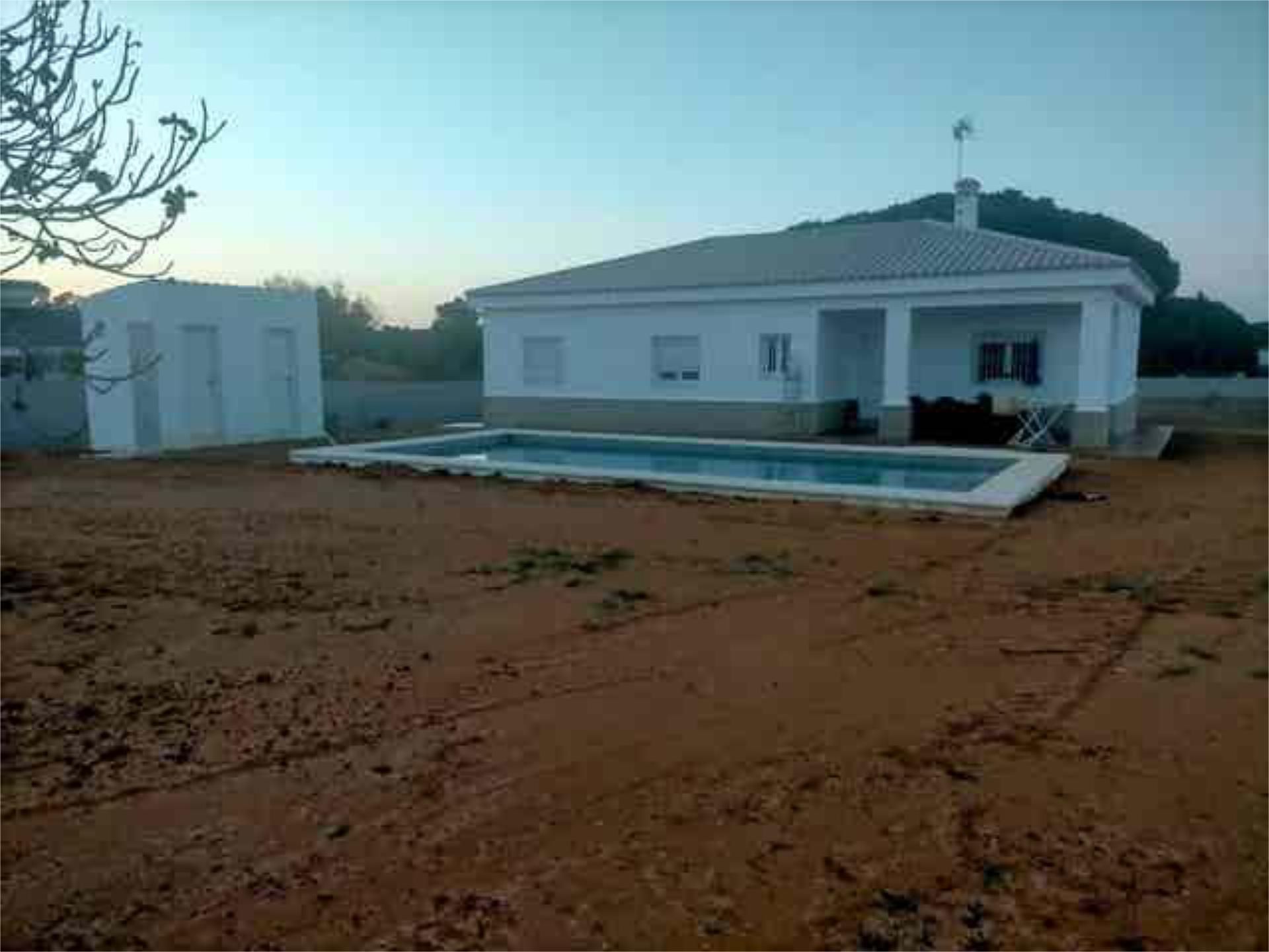 Swimming pool of Single-family semi-detached for sale in Chiclana de la Frontera