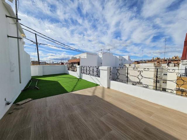 Piso en Venta en Carrer de Vicent Brull, 88 en El Cabanyal - El Canyamelar