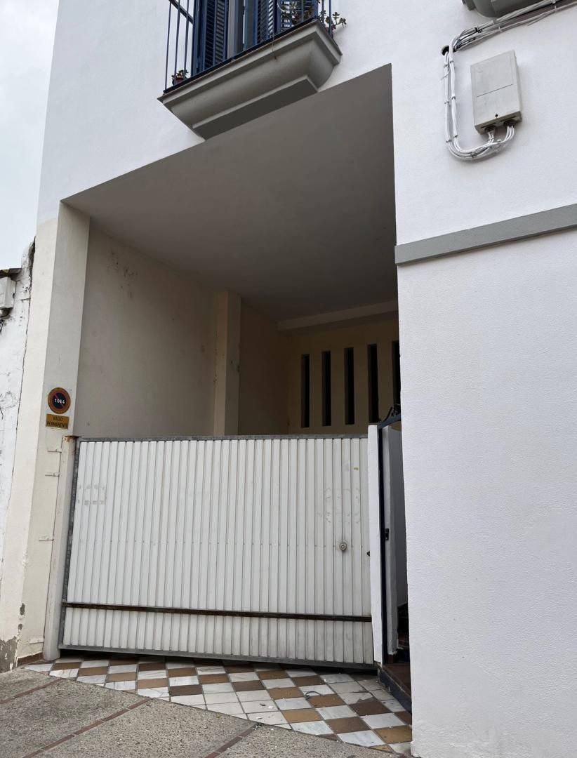 Balcony of Garage for rent in San Fernando