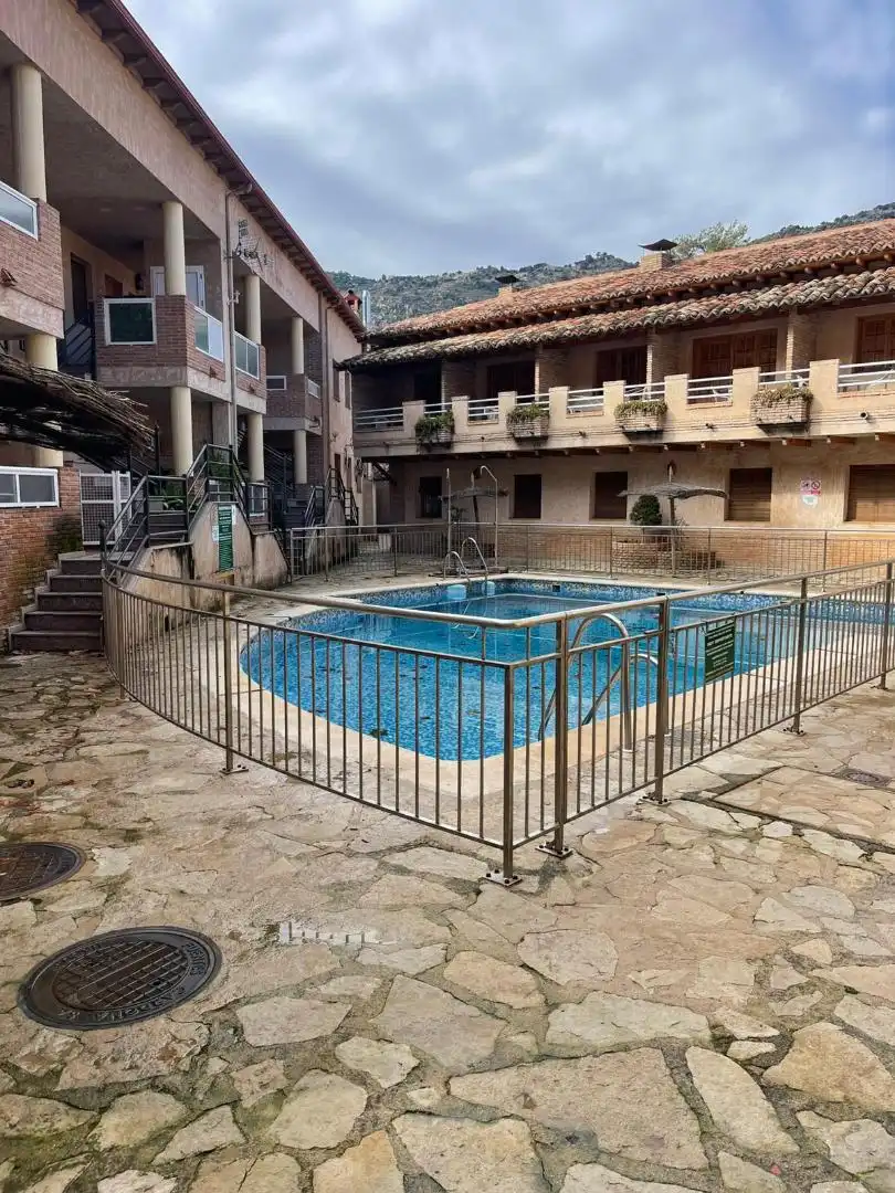 Schwimmbecken von Wohnungen zum Verkauf in La Iruela mit Klimaanlage, Terrasse und Balkon