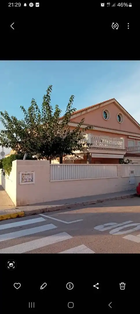 Casa o xalet en venda a Carrer de Pablo Neruda, Les Palmeres Vista exterior de Casa o xalet en venda en Sueca amb Aire condicionat, Calefacció i Terrassa