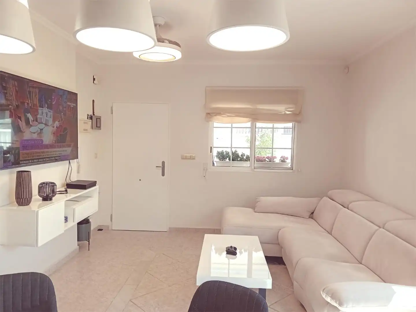 Houses for sale in Carrer de Pablo Neruda, Les Palmeres Living room of Houses for sale in Sueca with Private garden, Terrace and Furnished