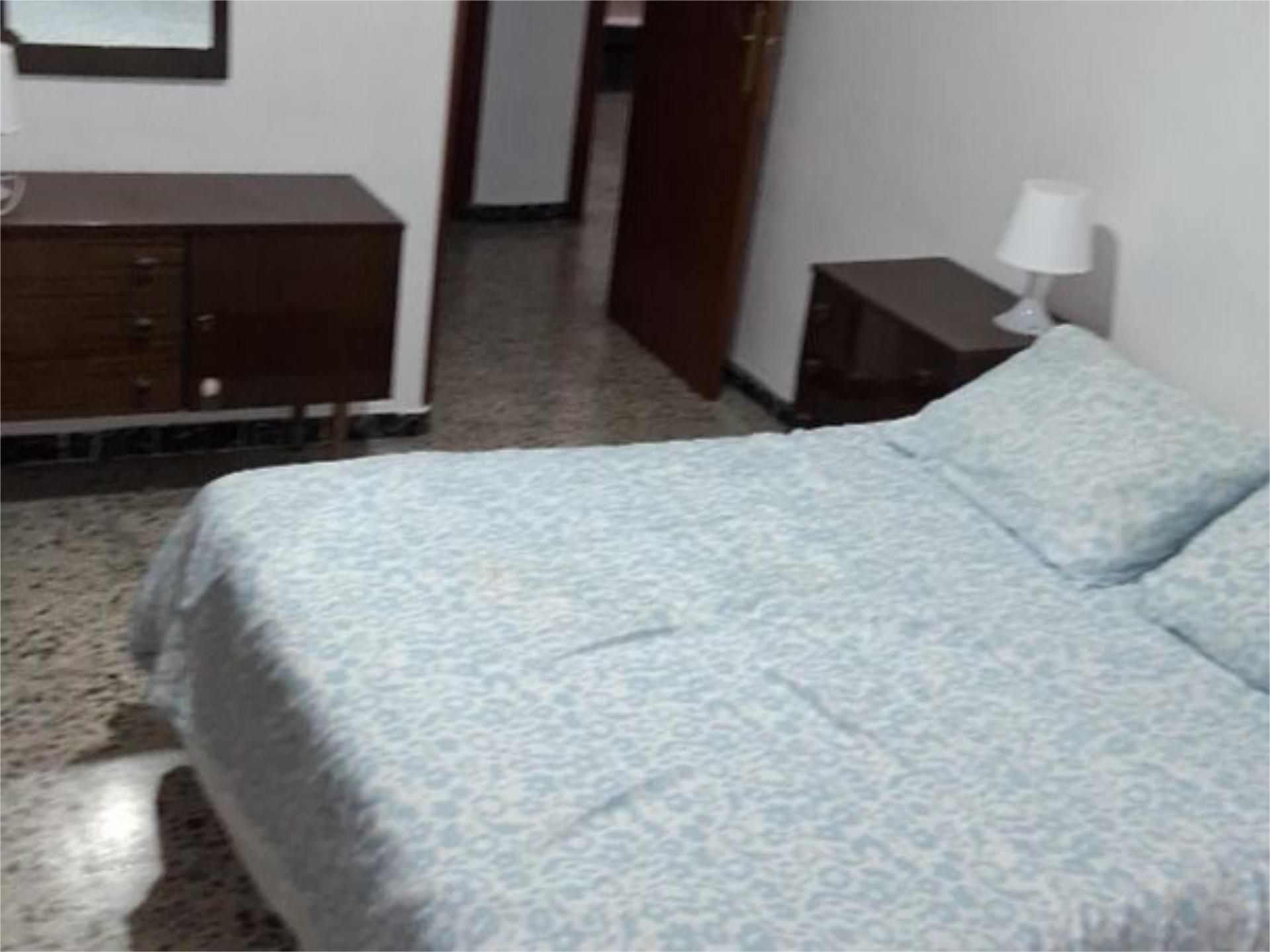 Bedroom of Flat for rent in  Zaragoza Capital  with Heating, Terrace and Furnished
