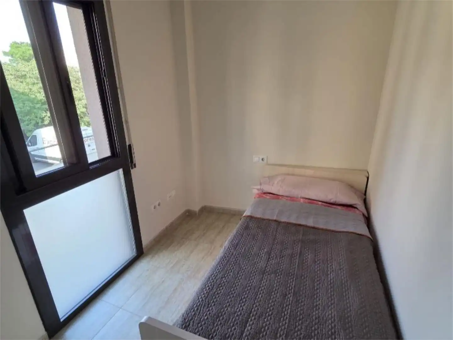 Zimmer in Carrer de Jacinto Benavente, 3, Plana Lledó