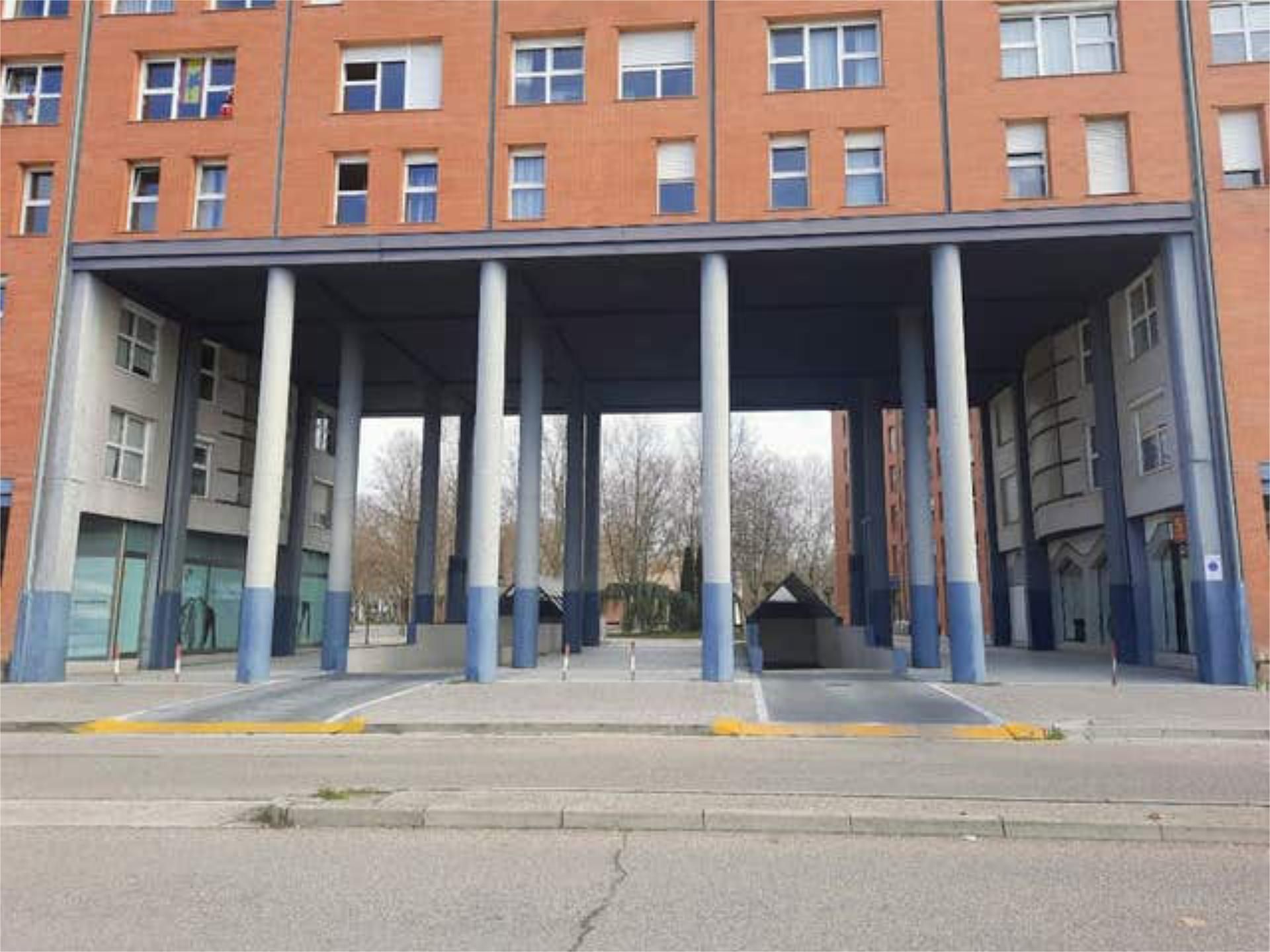 Vista exterior de Garatge de lloguer en Burgos Capital