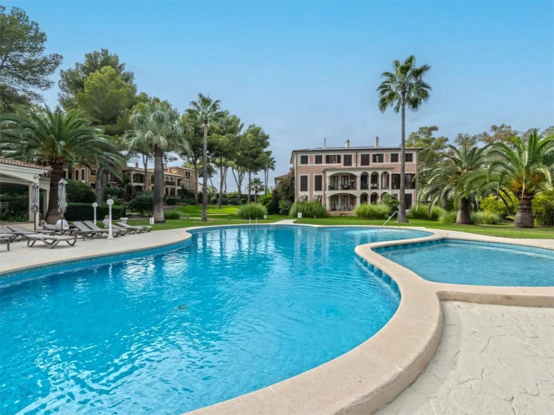 Piscina de Piso en venta en Calvià con Aire acondicionado, Terraza y Piscina