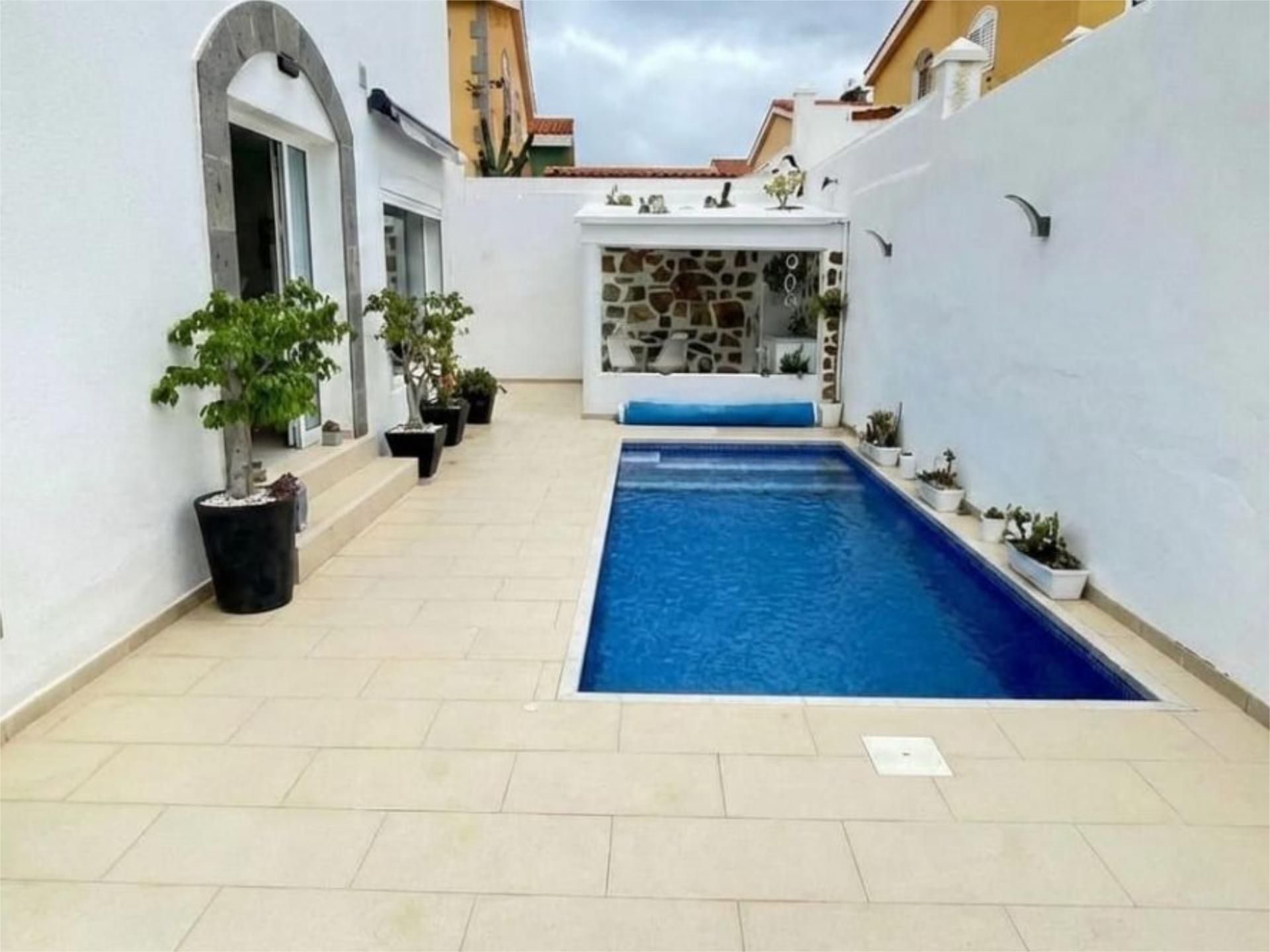 Piscina de Casa adosada en venta en Telde con Parquet, Terraza y Trastero