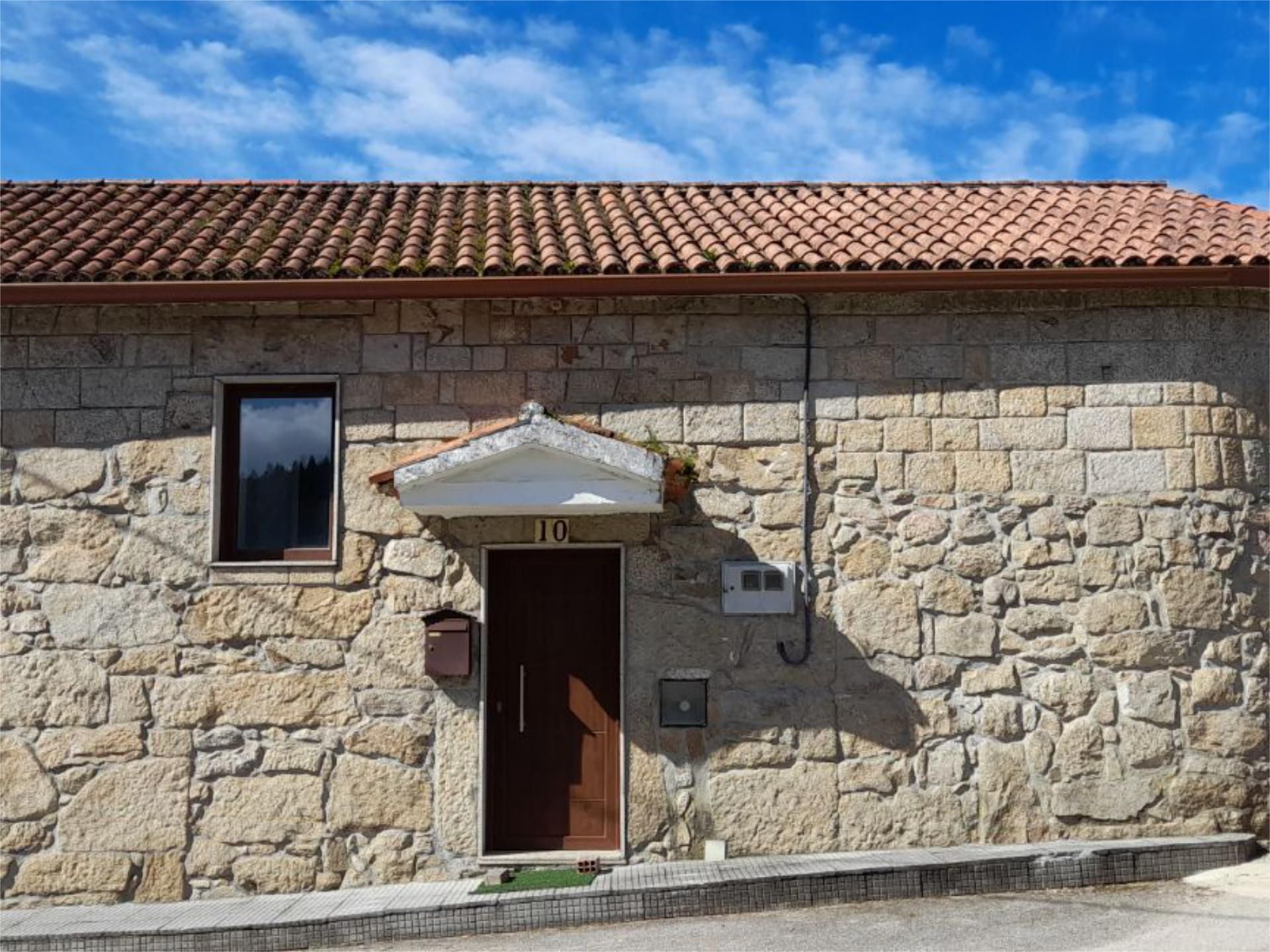 Casa adosada en venda a Rúa Coveliño, 4, Parroquias Rurales Vista exterior de Casa adosada en venda en Pontevedra Capital amb Terrassa