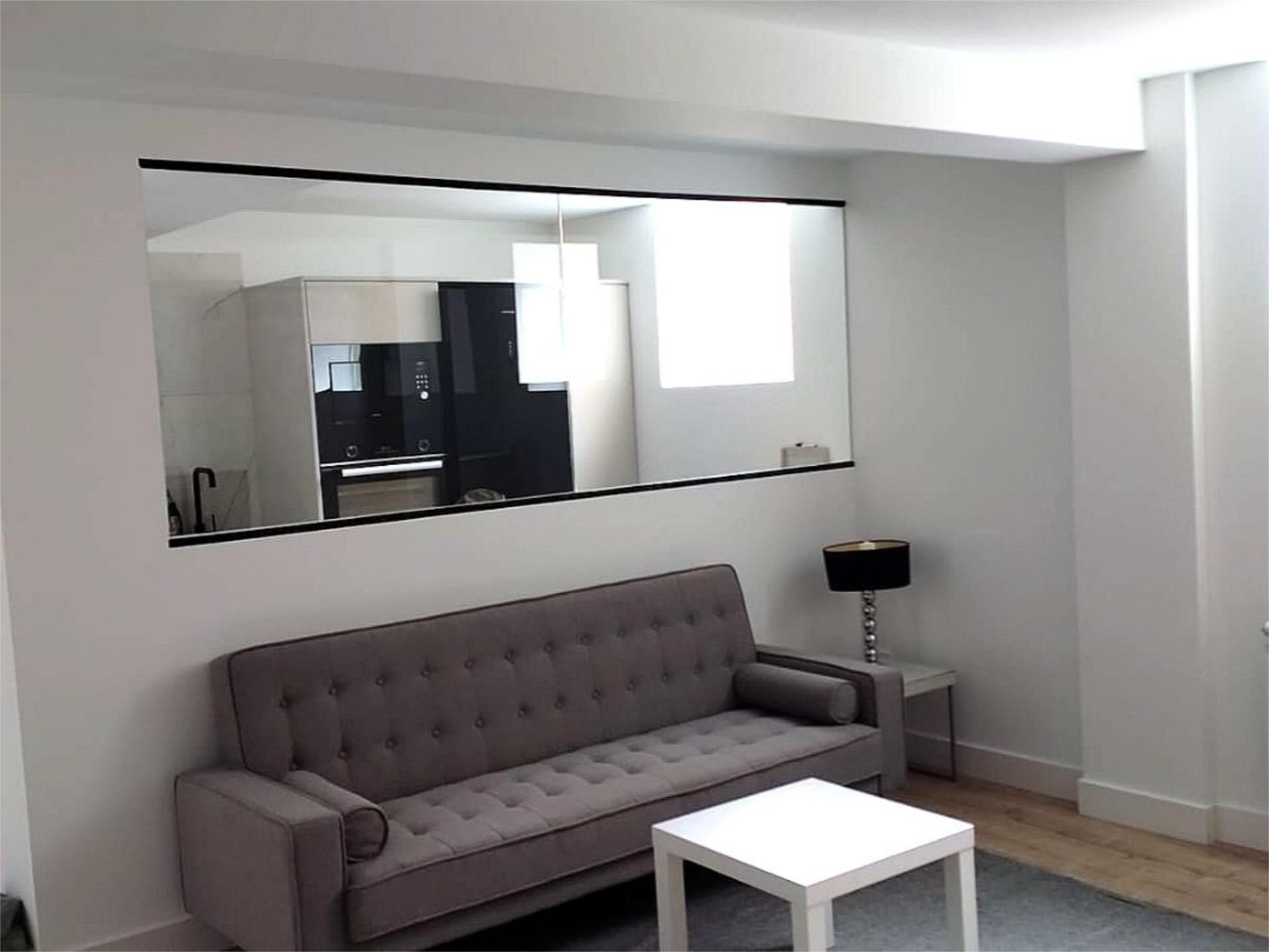 Living room of Flat for rent in Burgos Capital  with Heating, Parquet flooring and Storage room