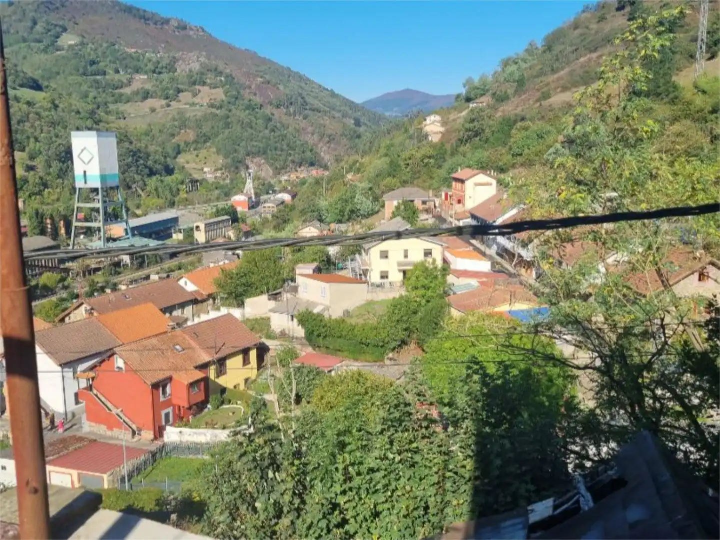 Casa adosada en venta en Calle Bo. Cuarteles Viejos de Sta. Isabel, 30, Aller Vista exterior de Casa adosada en venta en Aller con Terraza