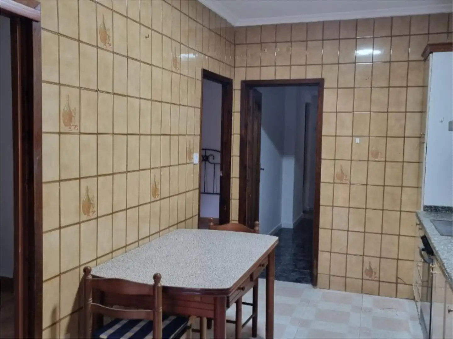 Casa adosada en venta en Calle Bo. Cuarteles Viejos de Sta. Isabel, 30, Aller Cocina de Casa adosada en venta en Aller con Terraza
