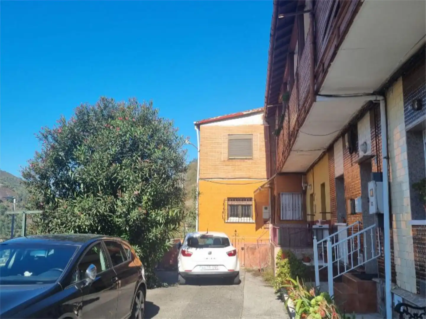 Casa adosada en venta en Calle Bo. Cuarteles Viejos de Sta. Isabel, 30, Aller Vista exterior de Casa adosada en venta en Aller con Terraza