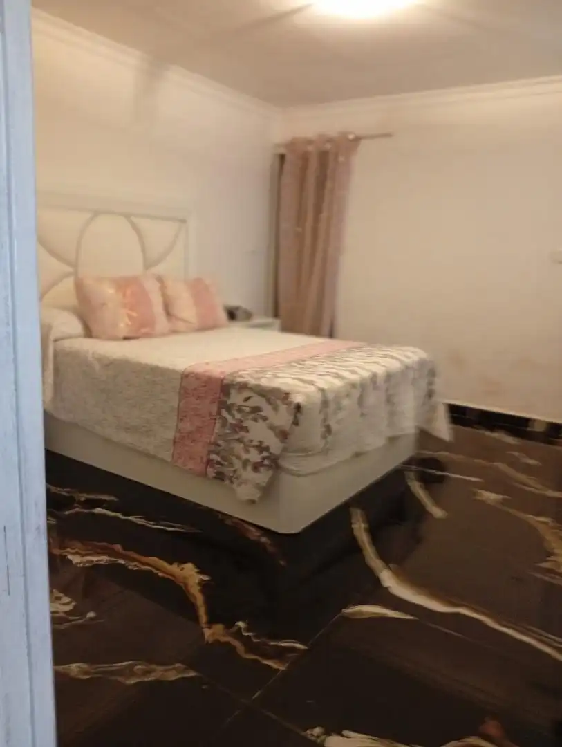 Casa adosada en venda a Calle Callao, 63, Las Mercedes - El Carmen Dormitori de Casa adosada en venda en Puertollano amb Aire condicionat