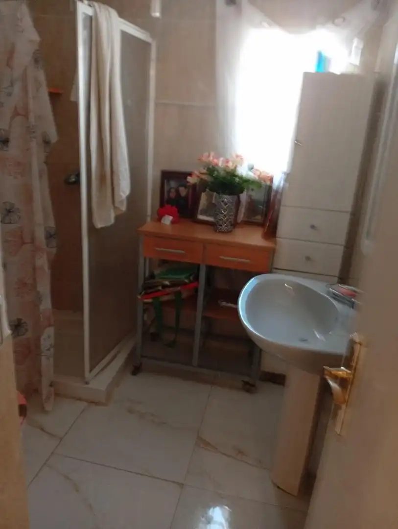 Casa adosada en venda a Calle Callao, 63, Las Mercedes - El Carmen Bany de Casa adosada en venda en Puertollano amb Aire condicionat