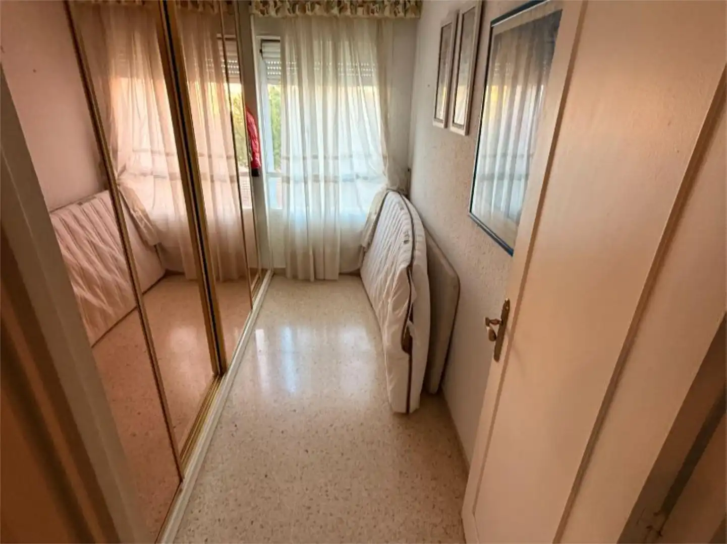 Piso en venta en Calle Francisco Madrigal Marin, 9, Barrio Alto Habitación de Piso en venta en San Juan de Aznalfarache con Terraza
